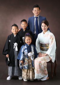七五三はパパママも着物を着ましょう 世田谷区フォトスタジオリーフ 七五三はパパママも着物を着ましょう 世田谷区フォトスタジオリーフ